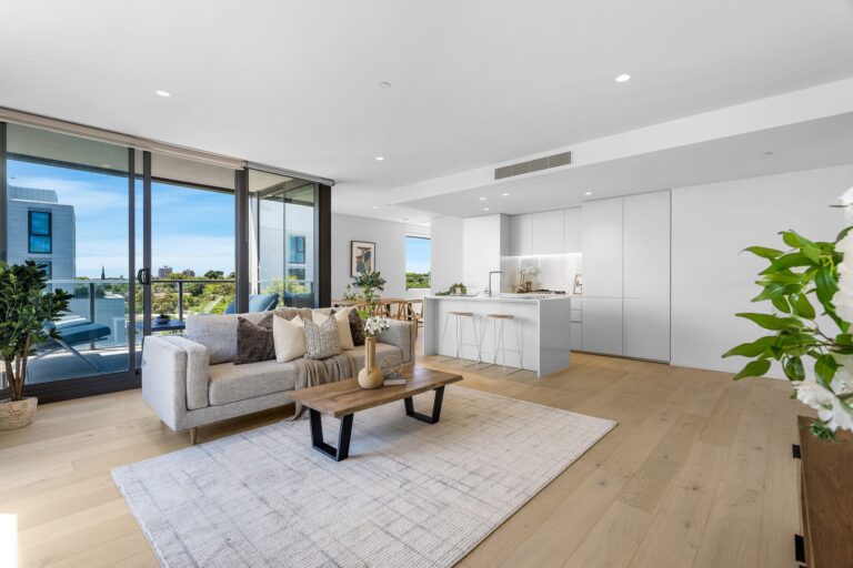 402/3 Evergreen Mews, Armadale VIC 3143