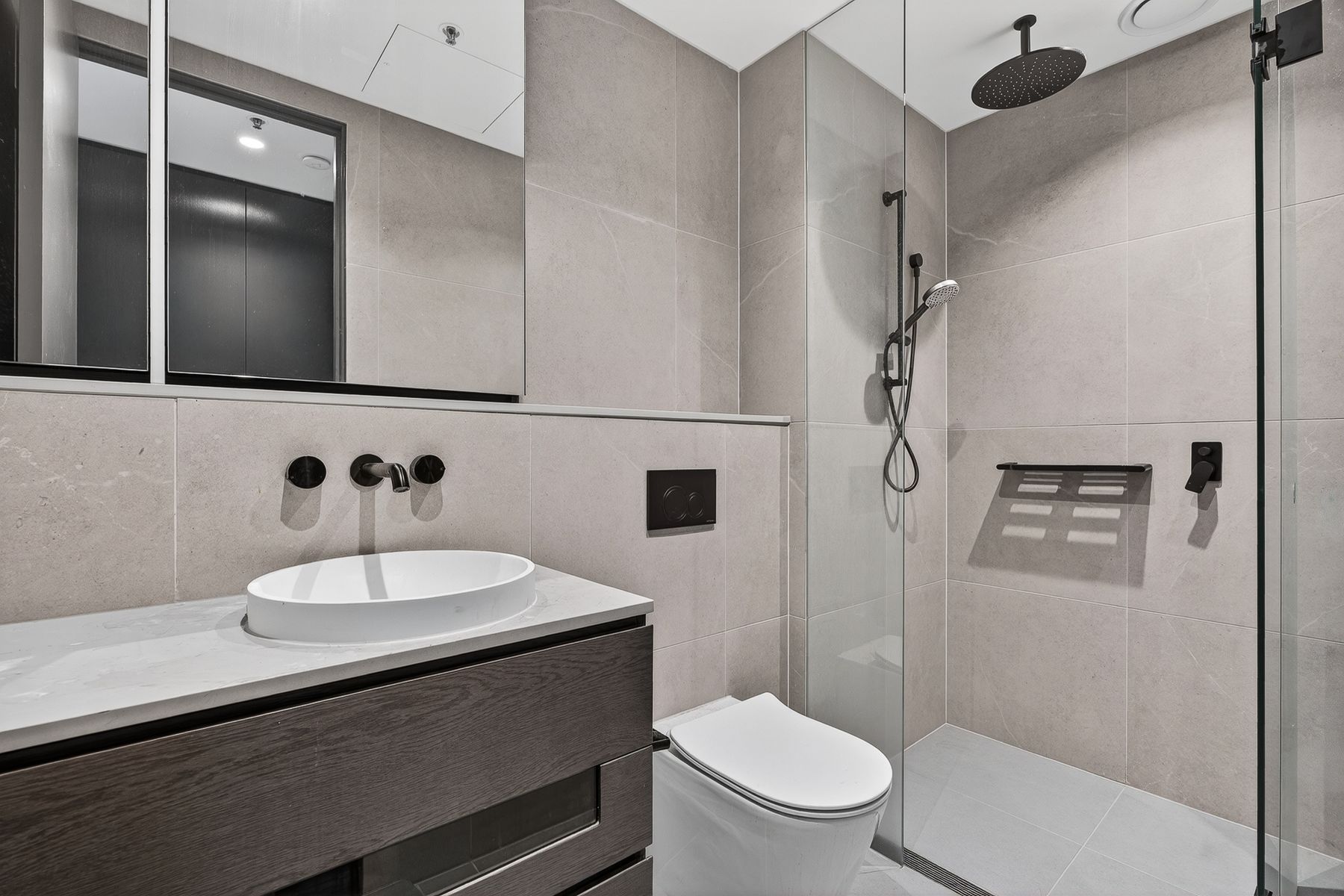 3047106-Docklands-2026-05-26-094245-16