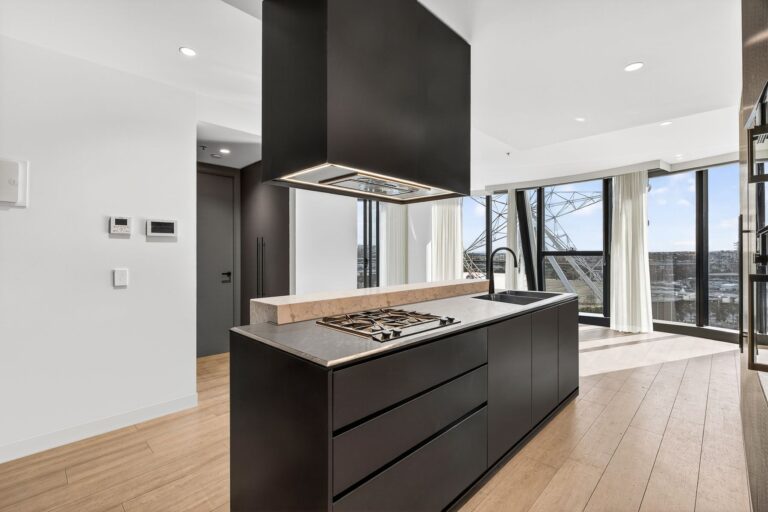 1112/25 Waterfront Way, Docklands  VIC  3008