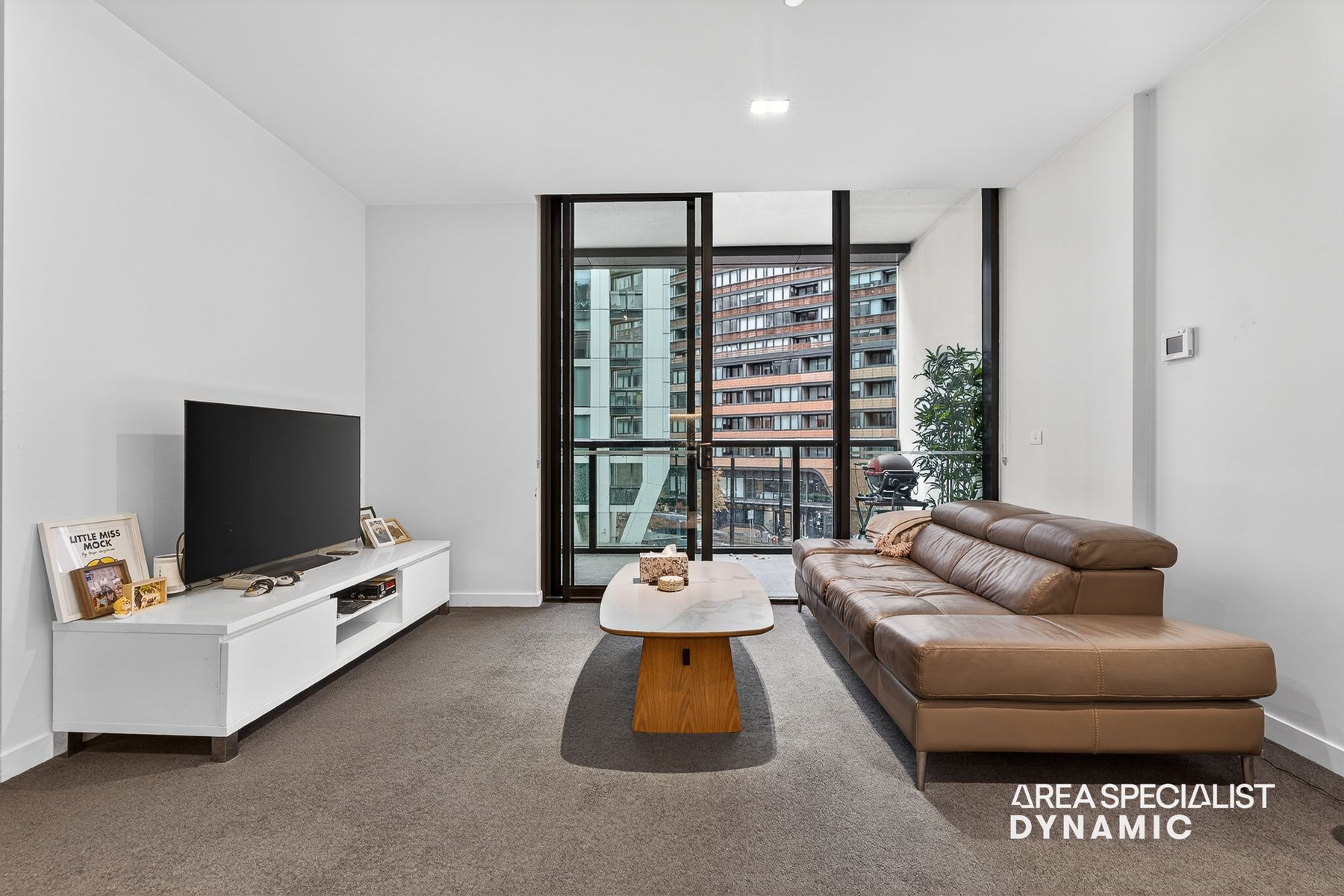 2E/9 Waterside Place, Docklands  VIC  3008